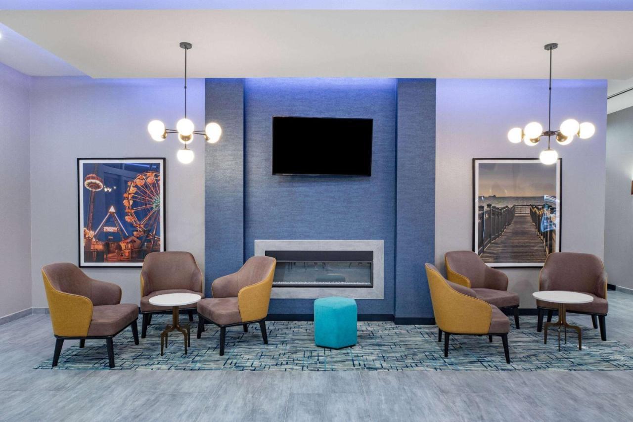 La Quinta Inn & Suites By Wyndham Galveston North At I-45 外观 照片