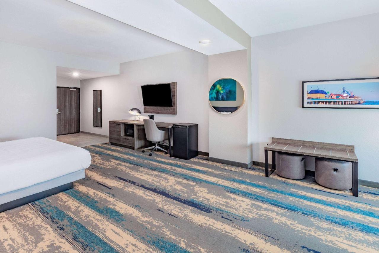 La Quinta Inn & Suites By Wyndham Galveston North At I-45 外观 照片