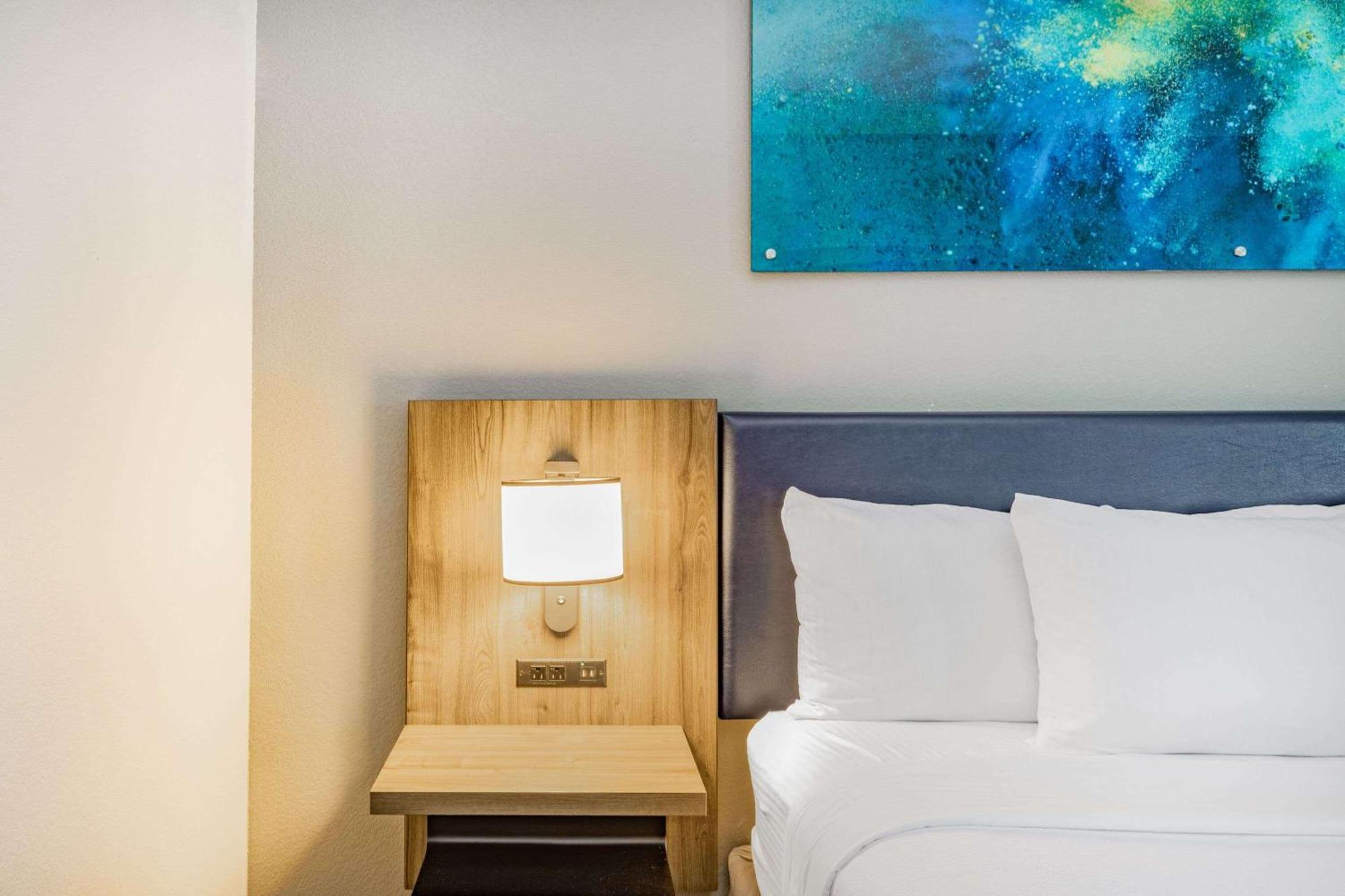 La Quinta Inn & Suites By Wyndham Galveston North At I-45 外观 照片